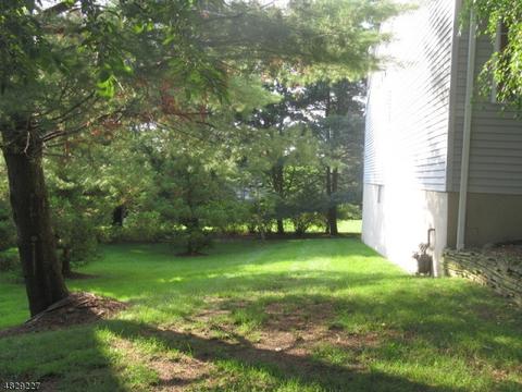 14 Bowfell Ct, Wayne, NJ 07470 photo 2