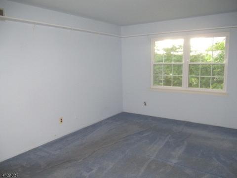 14 Bowfell Ct, Wayne, NJ 07470 photo 7