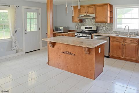 276 Perry St, Dover, NJ 07801 photo 4