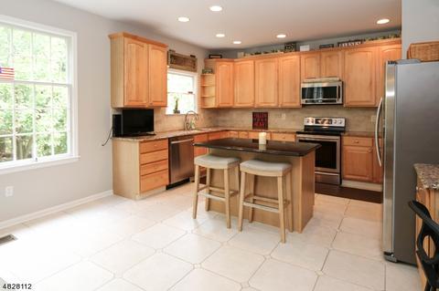 95 Spring Hill Cir, Wayne, NJ 07470 photo 7