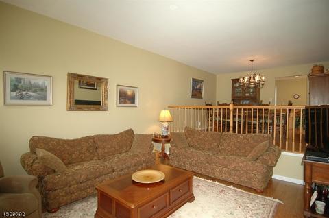 204 Harvard Dr, Hackettstown, NJ 07840 photo 4