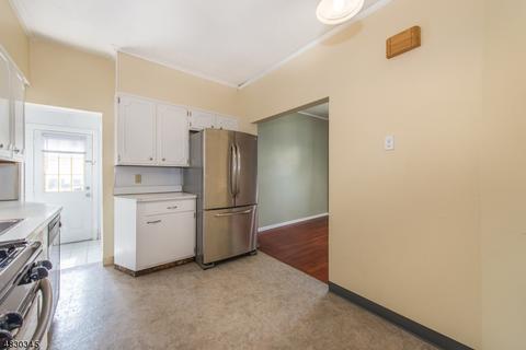 32 Myrtle Ave, Nutley, NJ 07110 photo 4
