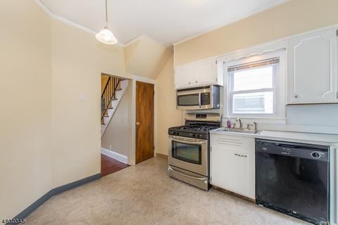 32 Myrtle Ave, Nutley, NJ 07110 photo 3
