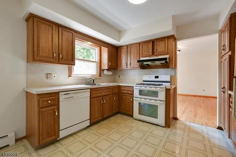73 Haliday St, Clark, NJ 07066 photo 10