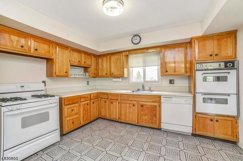 733 Highland Ave, Paramus, NJ 07652 photo 9