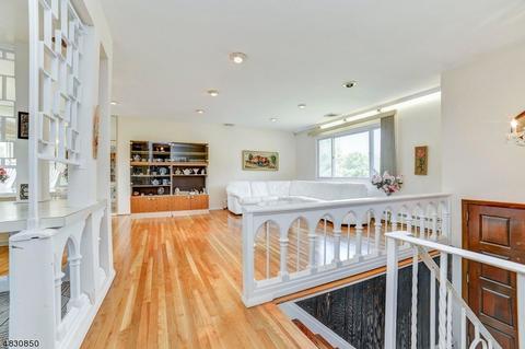 733 Highland Ave, Paramus, NJ 07652 photo 2