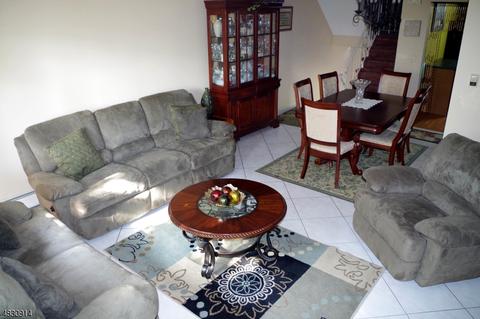 9 Ross Rd, Wallington, NJ 07057 photo 4