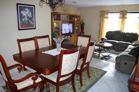 9 Ross Rd, Wallington, NJ 07057 photo 2
