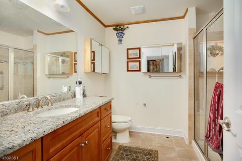 17 Red Oak Ct, Haskell, NJ 07420 photo 7