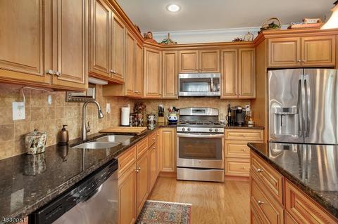 17 Red Oak Ct, Haskell, NJ 07420 photo 11