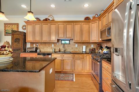 17 Red Oak Ct, Haskell, NJ 07420 photo 10