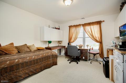 17 Red Oak Ct, Haskell, NJ 07420 photo 2