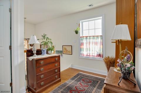 17 Red Oak Ct, Haskell, NJ 07420 photo 3