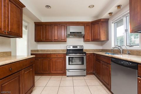 210 Fredrick St, Paramus, NJ 07652 photo 10