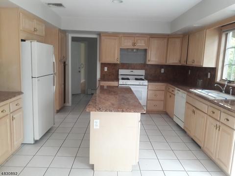 3 Bitola Dr, Wayne, NJ 07470 photo 3