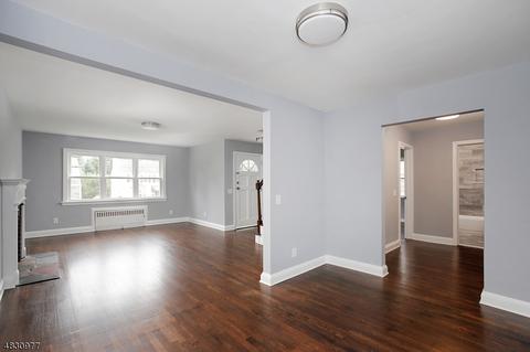 267 E 4th Ave, Roselle, NJ 07203 photo 8