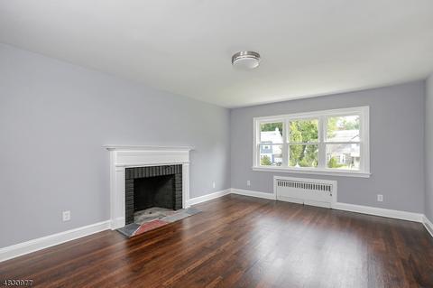 267 E 4th Ave, Roselle, NJ 07203 photo 4