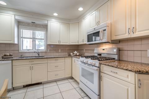 15 Orchard Pl, Wayne, NJ 07470 photo 12