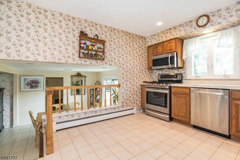 12 Peslin Ct, Wayne, NJ 07470 photo 8