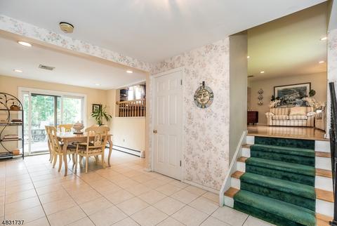 12 Peslin Ct, Wayne, NJ 07470 photo 4