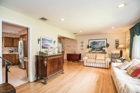 12 Peslin Ct, Wayne, NJ 07470 photo 12