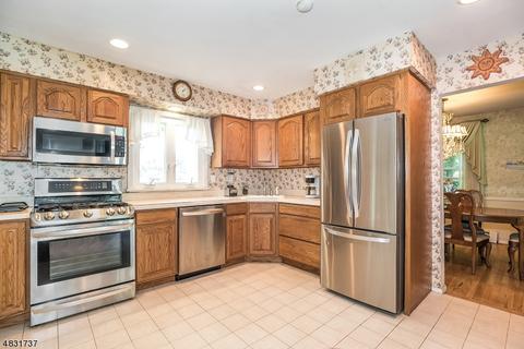 12 Peslin Ct, Wayne, NJ 07470 photo 7