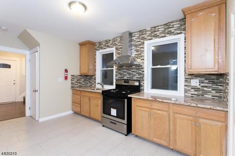 726 W 4th St, Plainfield, NJ 07060 photo 6