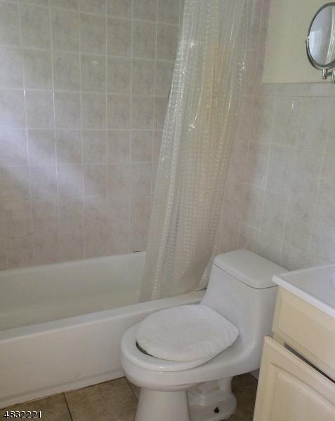 21 Colyer Ter, Wayne, NJ 07470 photo 6