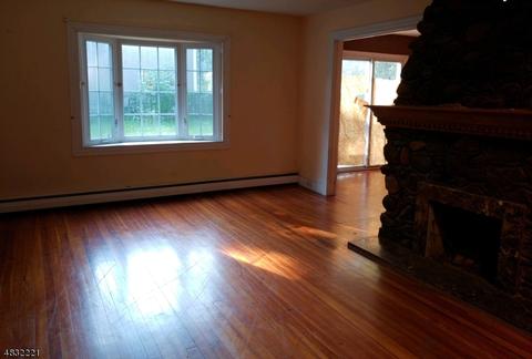 21 Colyer Ter, Wayne, NJ 07470 photo 3