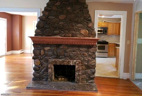 21 Colyer Ter, Wayne, NJ 07470 photo 2