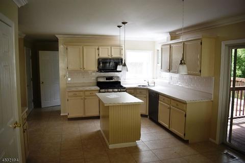 57 Crenshaw Dr, Mount Olive Twp., NJ 07836 photo 2