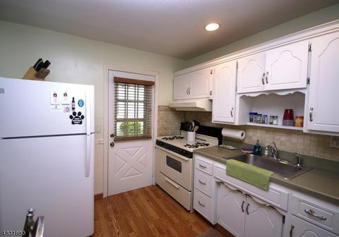 10 Dixie Ave, Hawthorne, NJ 07506 photo 5
