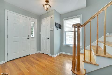 778 Livingston Ct, Paramus, NJ 07652 photo 4