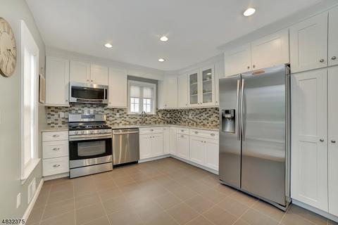 778 Livingston Ct, Paramus, NJ 07652 photo 9