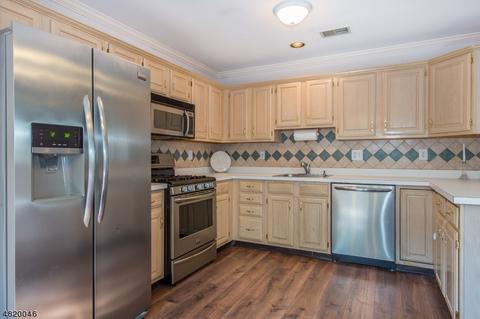 179 Warbler Dr, Wayne, NJ 07470 photo 9