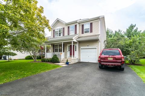 10 Rolling Rapids Ct, Hackettstown, NJ 07840 photo 1