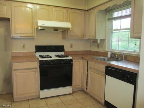 218 Maple Ave, North Plainfield, NJ 07060 photo 4
