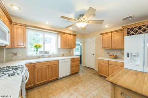 88 Satterthwaite Ave, Nutley, NJ 07110 photo 6