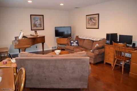 3 Stanford Pl, Wayne, NJ 07470 photo 7