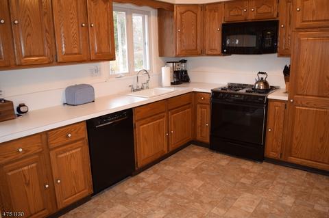 3 Stanford Pl, Wayne, NJ 07470 photo 5