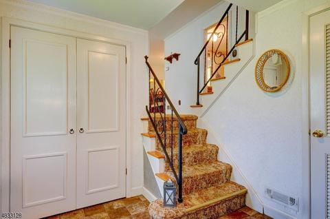 6 Crest Dr, Bound Brook, NJ 08805 photo 2