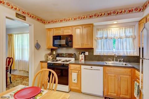 6 Crest Dr, Bound Brook, NJ 08805 photo 5