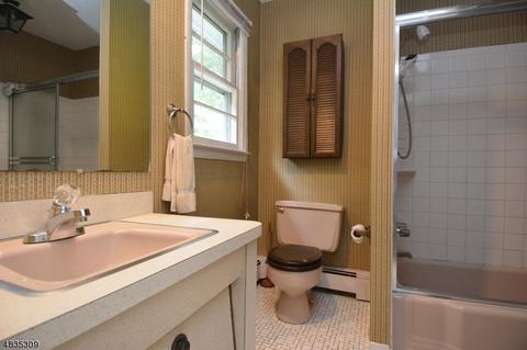 56 Kiwanis Dr, Wayne, NJ 07470 photo 17