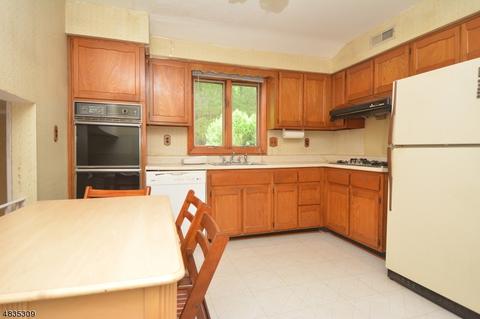 56 Kiwanis Dr, Wayne, NJ 07470 photo 12