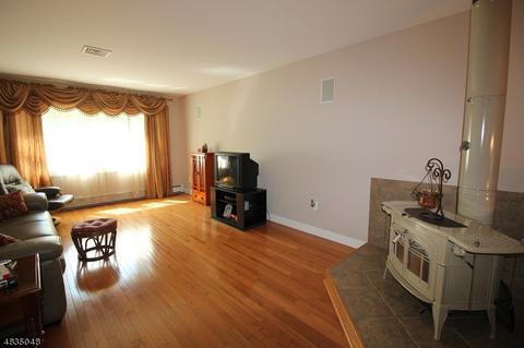 9 Gary Pl, Wanaque, NJ 07465 photo 4