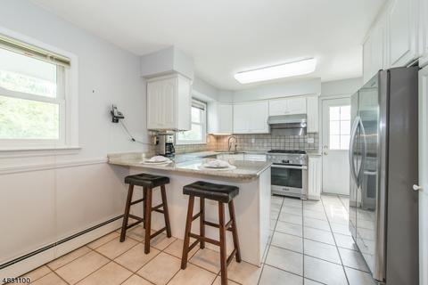 95 Palmer Dr, Wayne, NJ 07470 photo 4