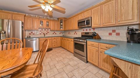 43 Bowfell Ct, Wayne, NJ 07470 photo 8