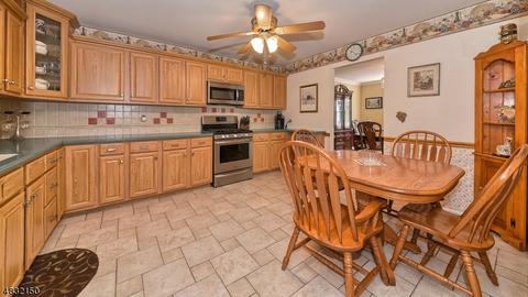 43 Bowfell Ct, Wayne, NJ 07470 photo 6