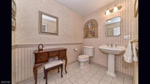 43 Bowfell Ct, Wayne, NJ 07470 photo 11