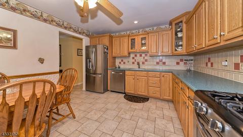 43 Bowfell Ct, Wayne, NJ 07470 photo 7
